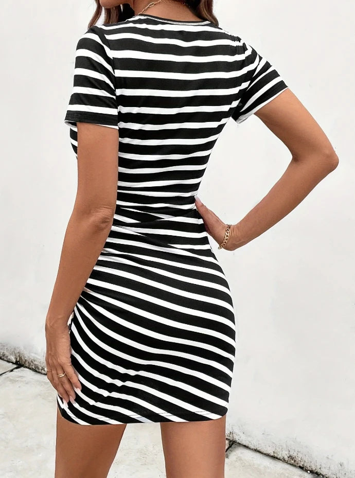 Fashionable New Dress Retro Casual Cute Fresh Mid Skirt Round Neck Short Sleeved Striped Printed Dress Elegant Dress for Women